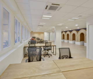 Espace indépendant 300 m² 25 postes Coworking Place de la Joliette Marseille 13002 - photo 1